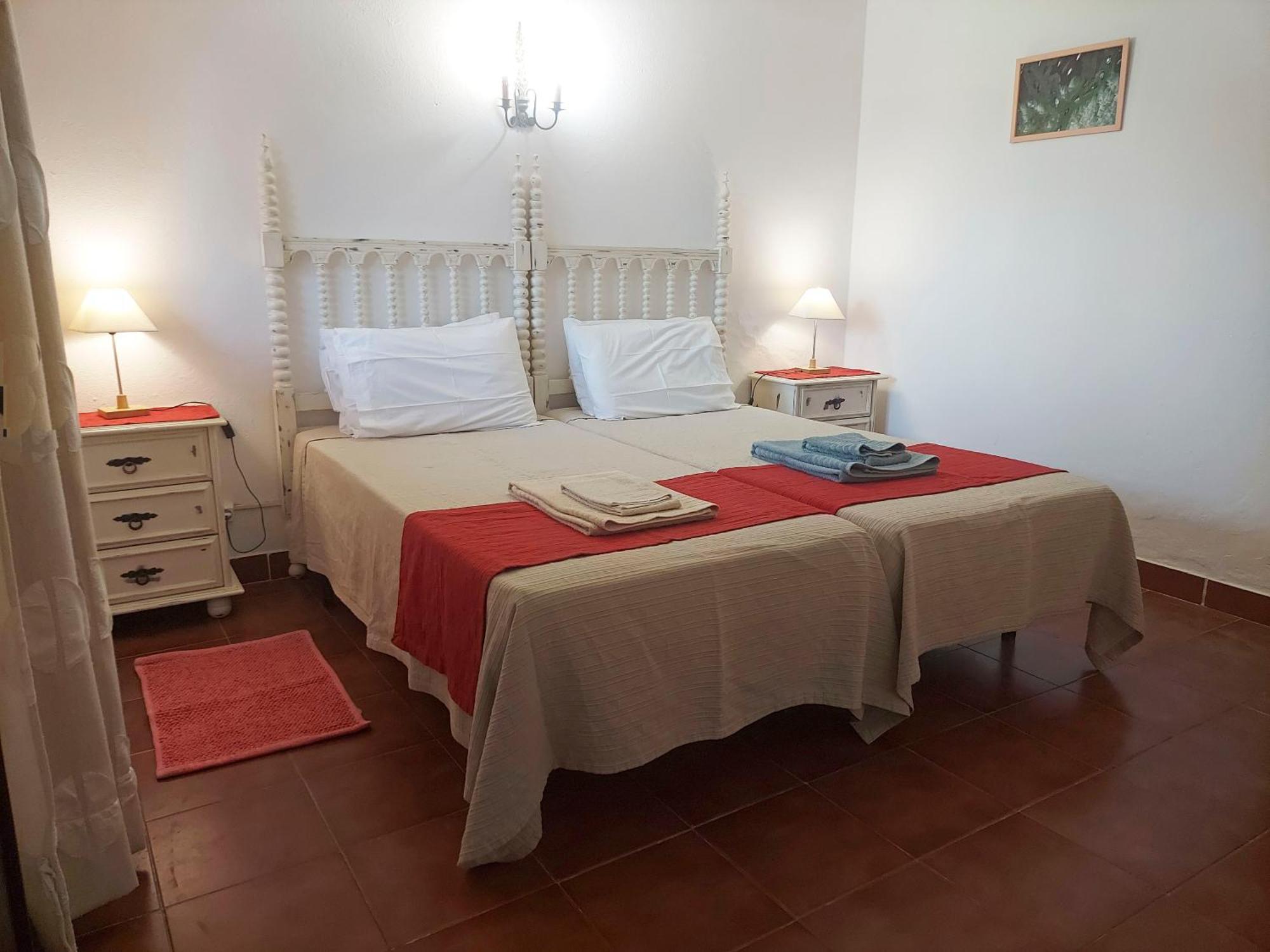Hotel Vivenda Os Silvas Odiáxere Esterno foto